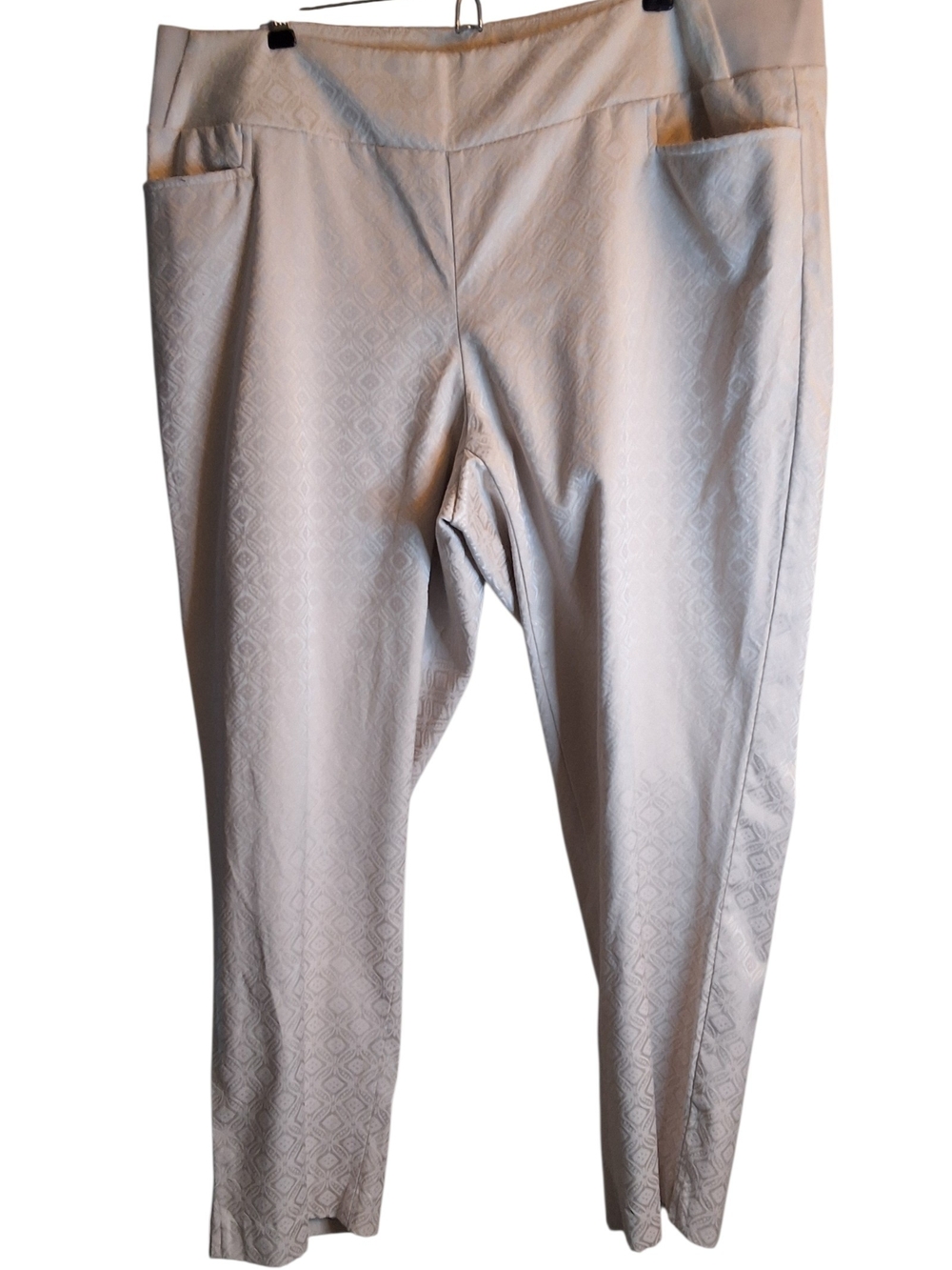 Investments 11 Light Beige Womens Stretch Capris with Subtle Pattern 18WR